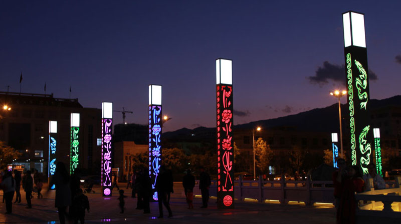 (QDJGDZ-003)公园梅兰竹菊景观灯柱更多透光花纹图片