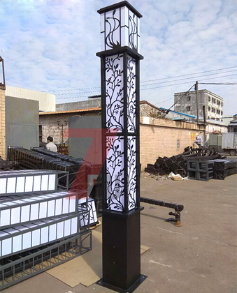 (QDJGDZ-014)广场方形镂空景观灯柱生产实拍图片